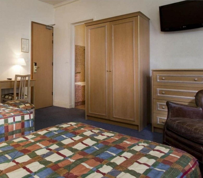 Hotel De Suez