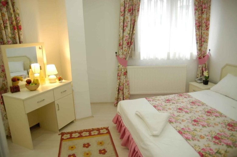 Rose Hotel