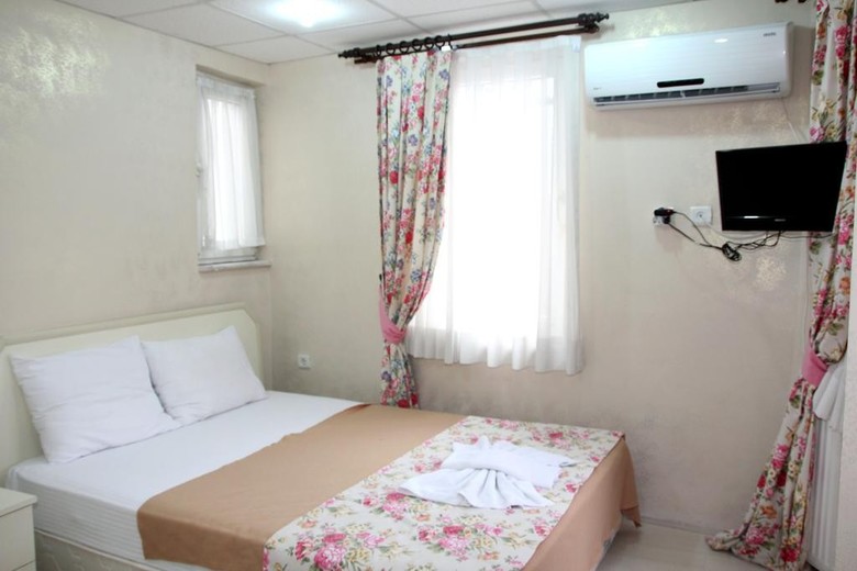 Rose Hotel