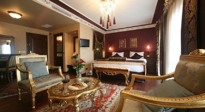 Rose Hotel
