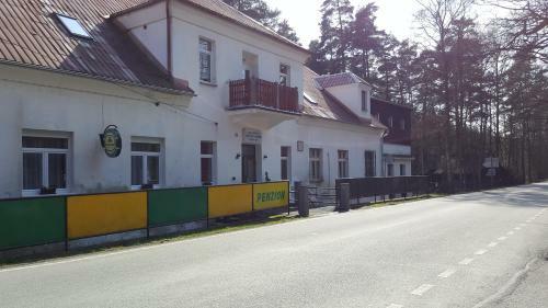 Hostal Penzion A Chatov� Osada Zelen� H�j