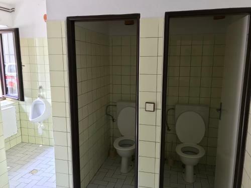 Hostal Penzion A Autokemp Wolf