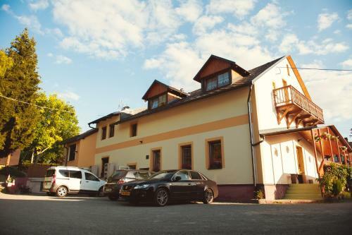Hostal Penzion A Autokemp Wolf