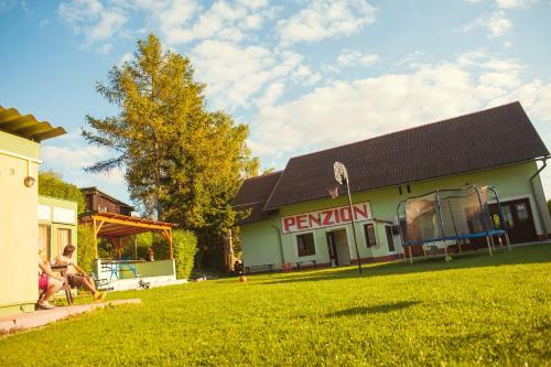 Hostal Penzion A Autokemp Wolf