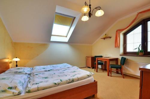 Hostal Restaurace A Penzion Kamenec