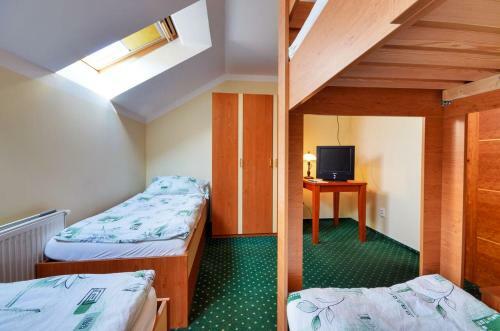Hostal Restaurace A Penzion Kamenec