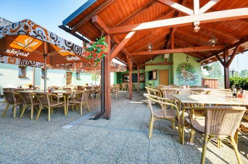 Hostal Restaurace A Penzion Kamenec