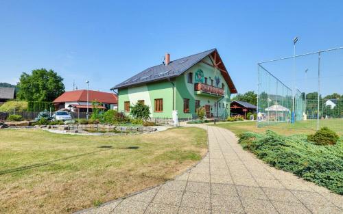 Hostal Restaurace A Penzion Kamenec