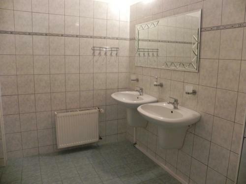 Hostal Penzion Kr�sn� Dv?r