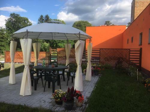 Hostal Penzion Kr�sn� Dv?r