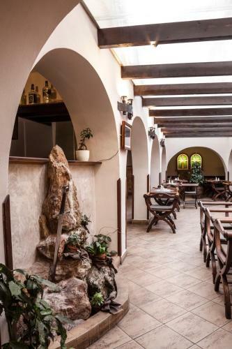 Hostal Excalibur Penzion A Restaurace