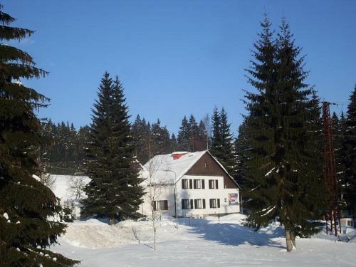 Hostal Horska Chata Nejdecka