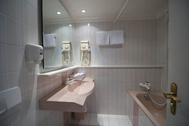 Apartamentos The 4 You Hostel & Hotel