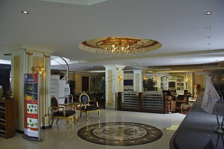 Lady Diana Hotel