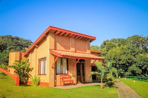 Hostal Encantos Do Vale Pousada E Spa Cultural