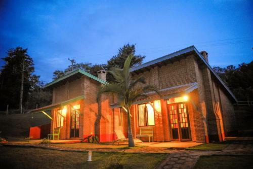 Hostal Encantos Do Vale Pousada E Spa Cultural