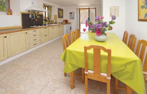 Holiday Home Moulin Cacaud N-609