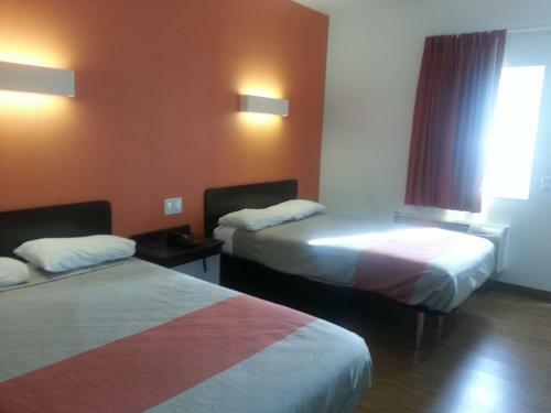 Motel 6 Bell Gardens