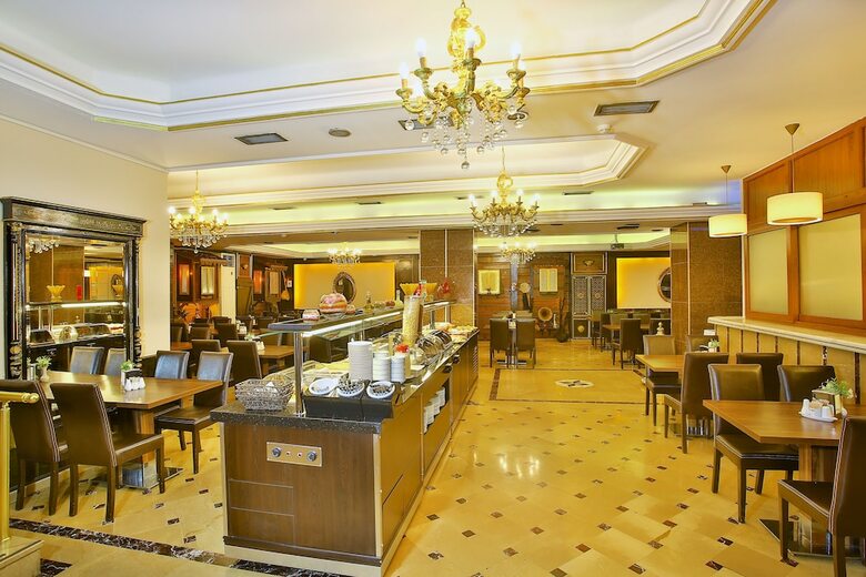 Grand Ant Hotel