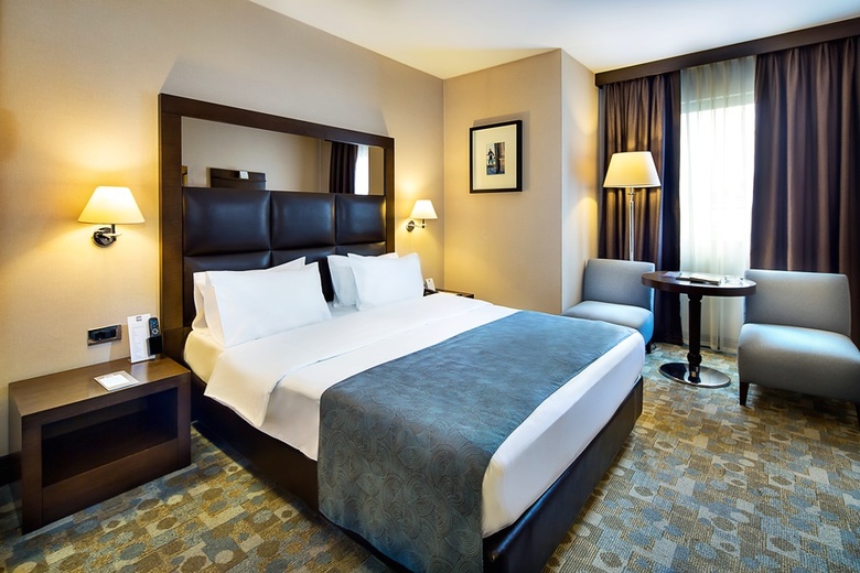 Midtown Hotel