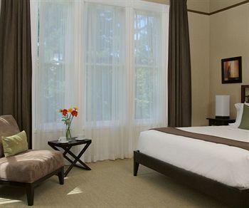 Posada The White House Inn & Spa