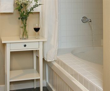 Posada The White House Inn & Spa