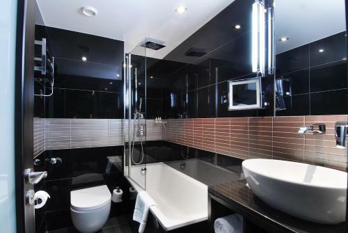 Hotel London City Suites