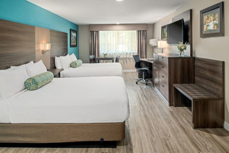 Yosemite Southgate Hotel & Suites