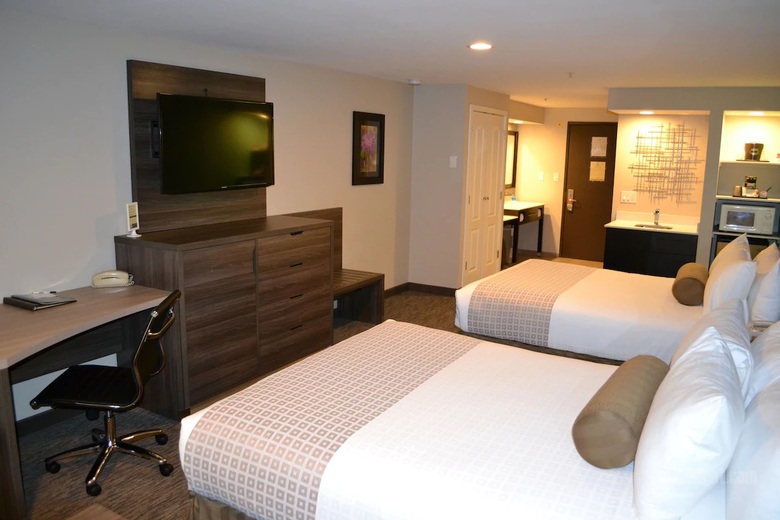 Yosemite Southgate Hotel & Suites