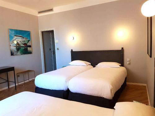Hotel H�tel L'orque Bleue