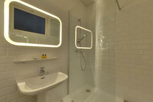 Hotel H�tel L'orque Bleue