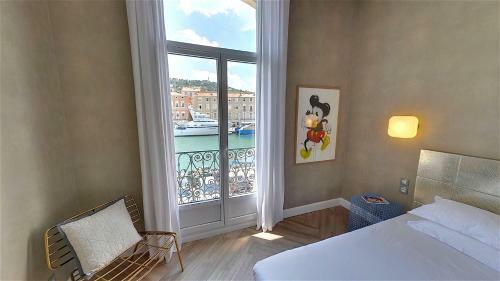Hotel H�tel L'orque Bleue