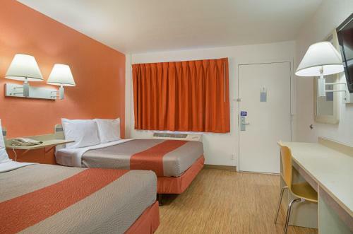Motel 6 Topeka Northwest