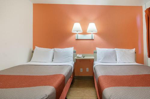 Motel 6 Topeka Northwest