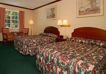 Hotel Econo Lodge Colonial