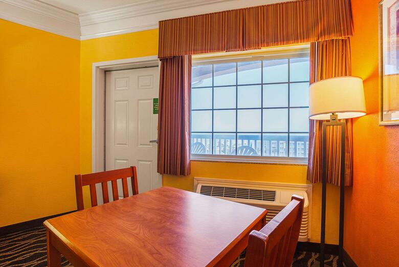 Hotel Quality Inn & Suites Beachfront