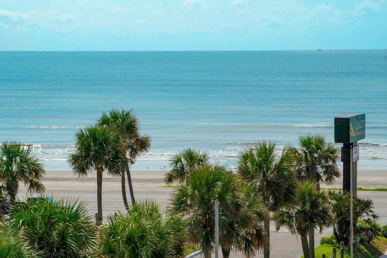 Hotel Quality Inn & Suites Beachfront
