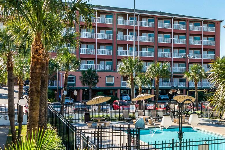 Hotel Quality Inn & Suites Beachfront