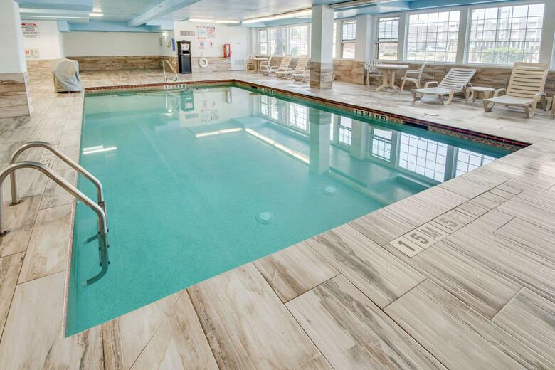 Hotel Quality Inn & Suites Beachfront
