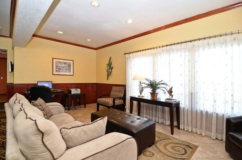 Hotel Quality Inn & Suites Beachfront