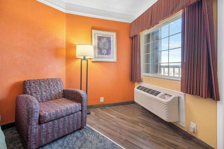 Hotel Quality Inn & Suites Beachfront