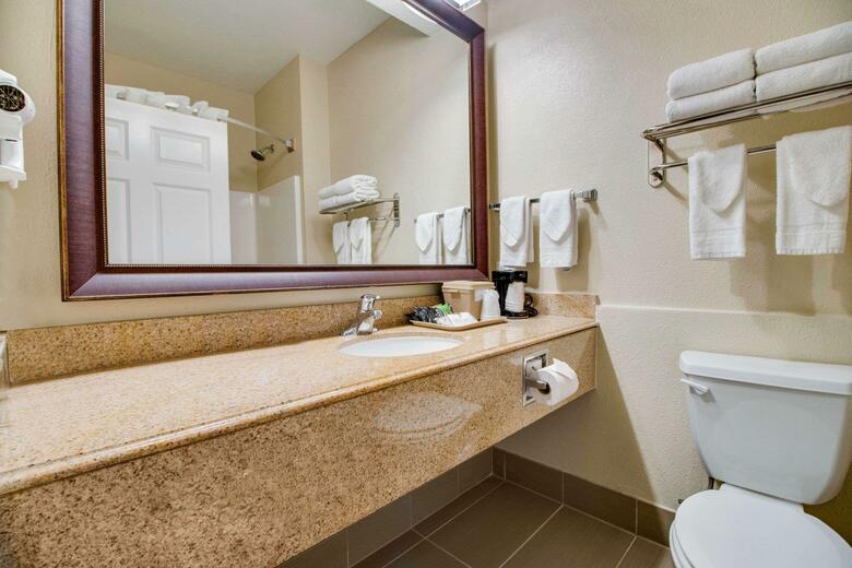Hotel Quality Inn & Suites Beachfront