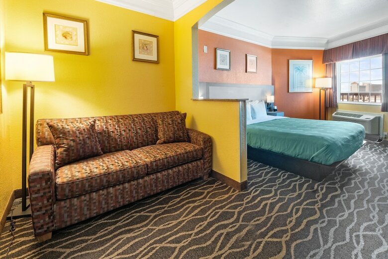 Hotel Quality Inn & Suites Beachfront