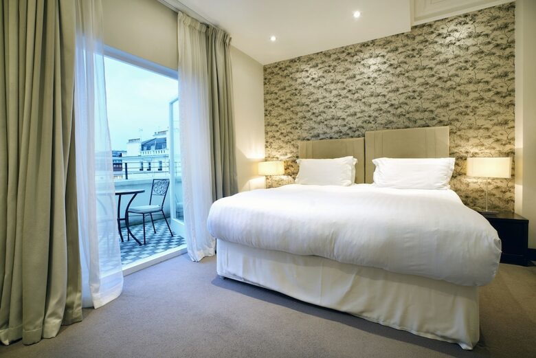 130 Queen's Gate Apartments