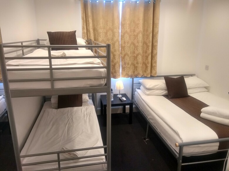 Hostal Nox Hyde Park