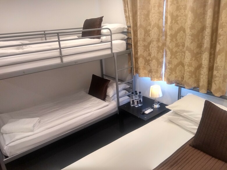 Hostal Nox Hyde Park