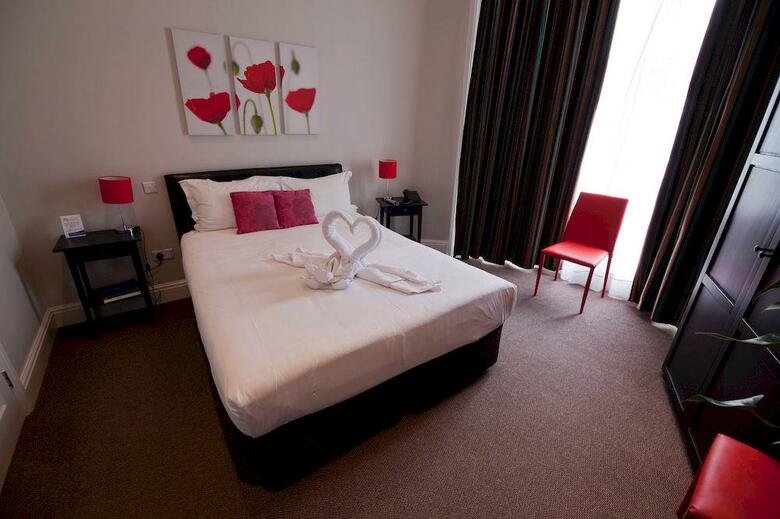 27 Paddington Hotel