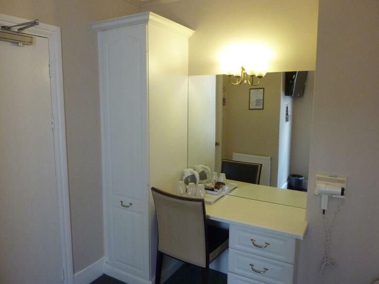 Hostal Manor Hotel