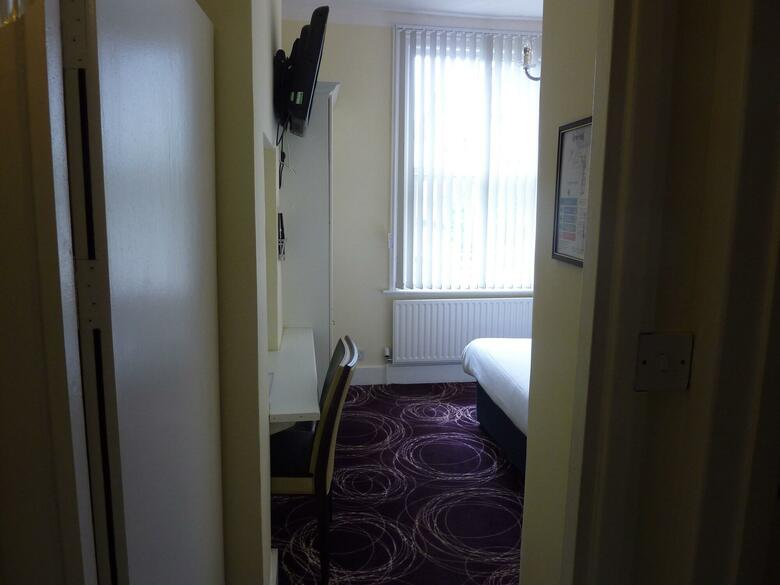 Hostal Manor Hotel