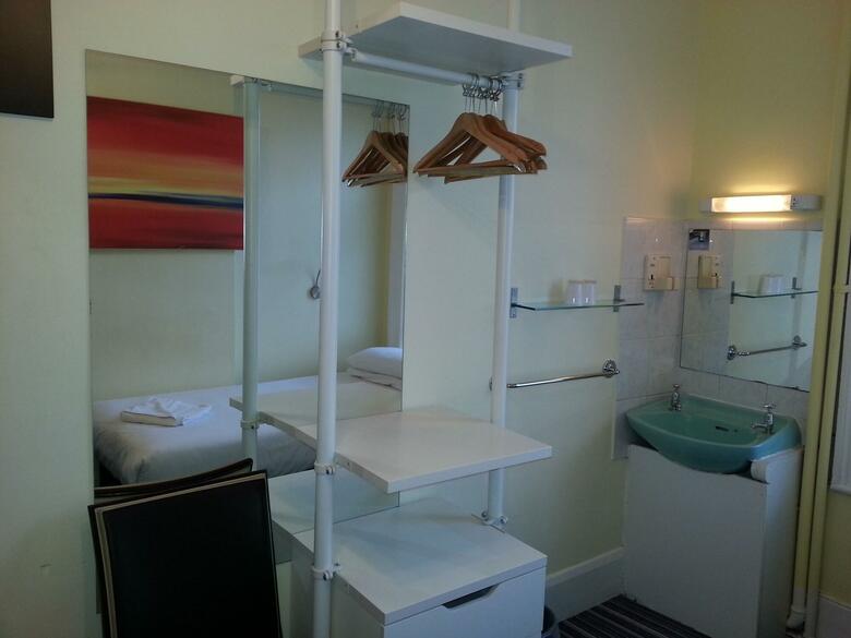 Hostal Manor Hotel